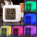 Reloj despertador digital color cubo con luz HLNZ26