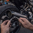 Silenciador Deportivo Universal Moto Negro Mate + Kit Montaje MTC267A