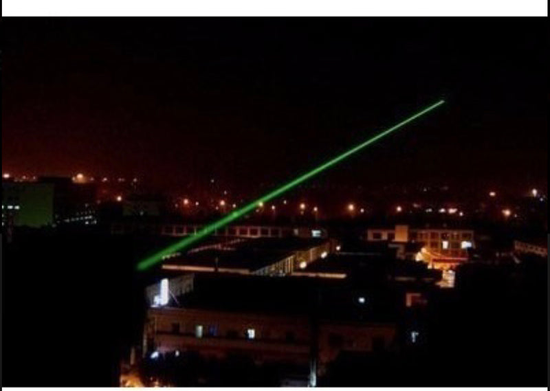 Laser ultra-portatil punto y multipuntos, pizarrón, edificios, USB, kms distancia, luz verde DZ724